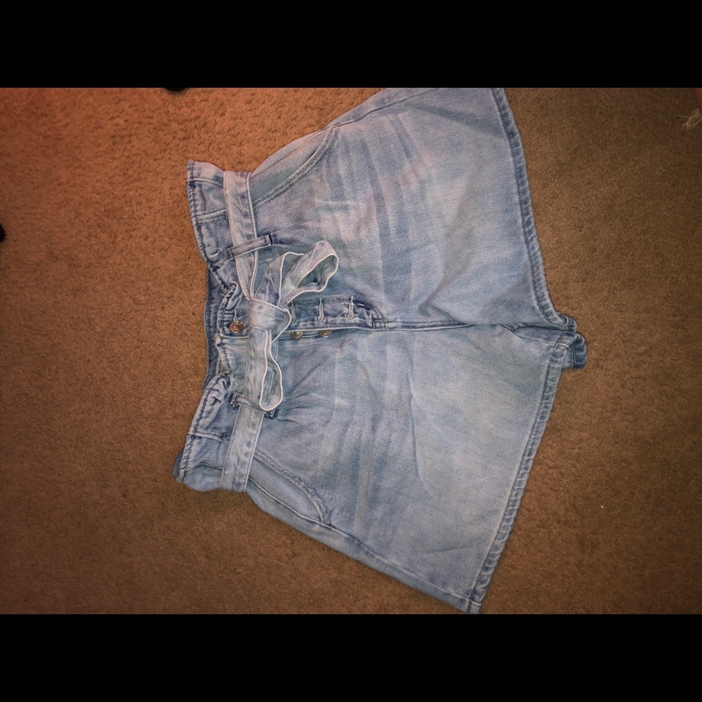 American Eagle paper bag shorts
